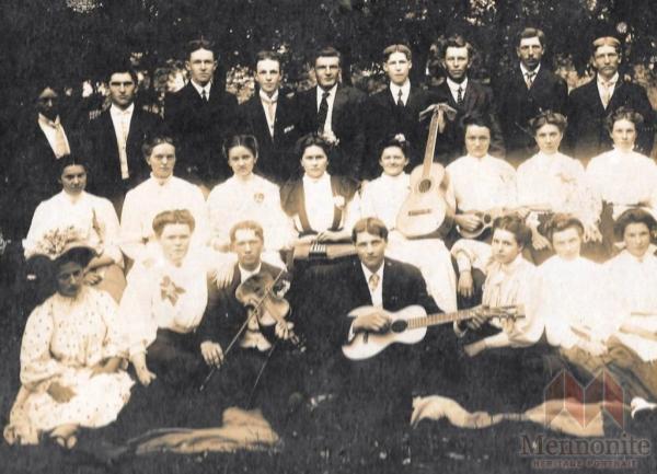 1910c early steinbachers (2).jpg